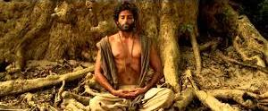 Siddaharta (Kenau Reeves) in meditazione